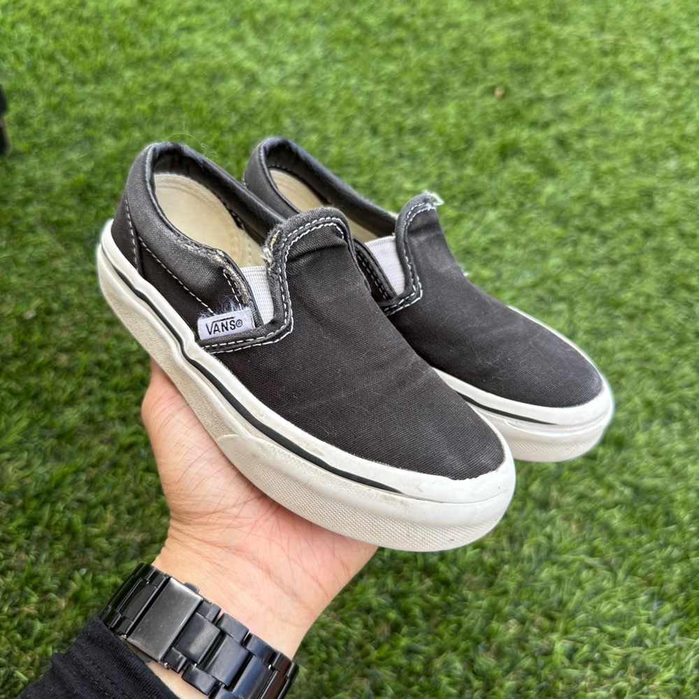 Vans Kids Classic Slip-On in Black and White